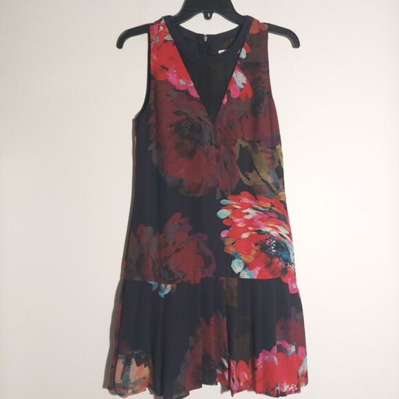 Trina Turk Floral Print Dress Sleeveless Pleated Mini Party Cocktail Size EUC 4 - Picture 4 of 13